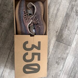 adidas Yeezy
Boost 350 V2
Fade